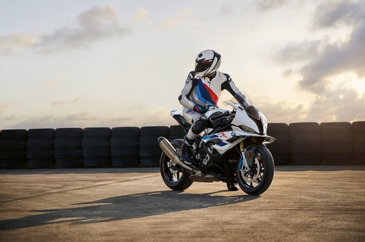 2023 BMW S1000RR Launched in India, Starts at Rs 24.25 Lakh